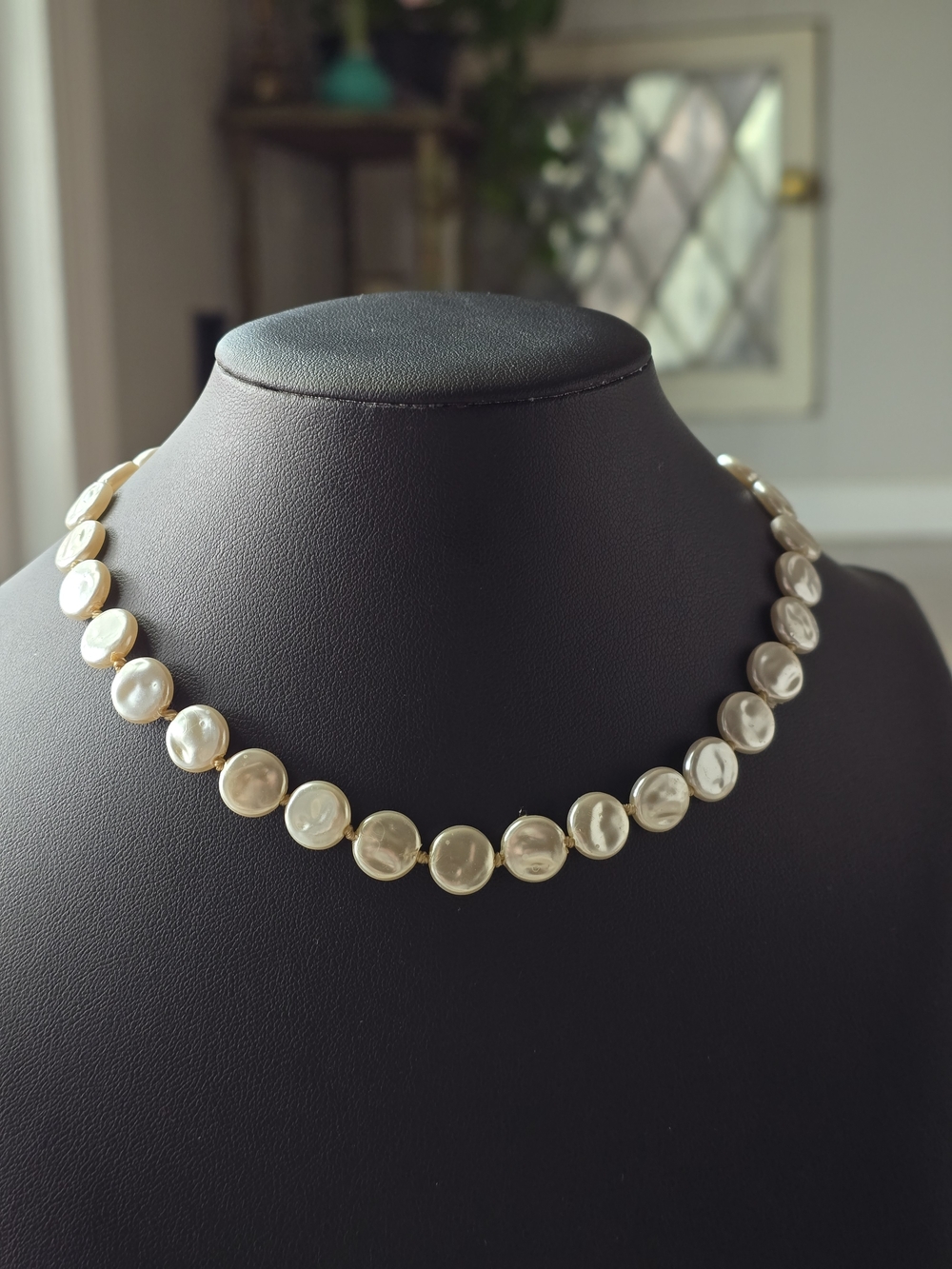 Freshwater Faux Pearl Disc Necklace - Cream Pearl Choker